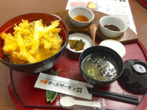 チーズサーモン丼